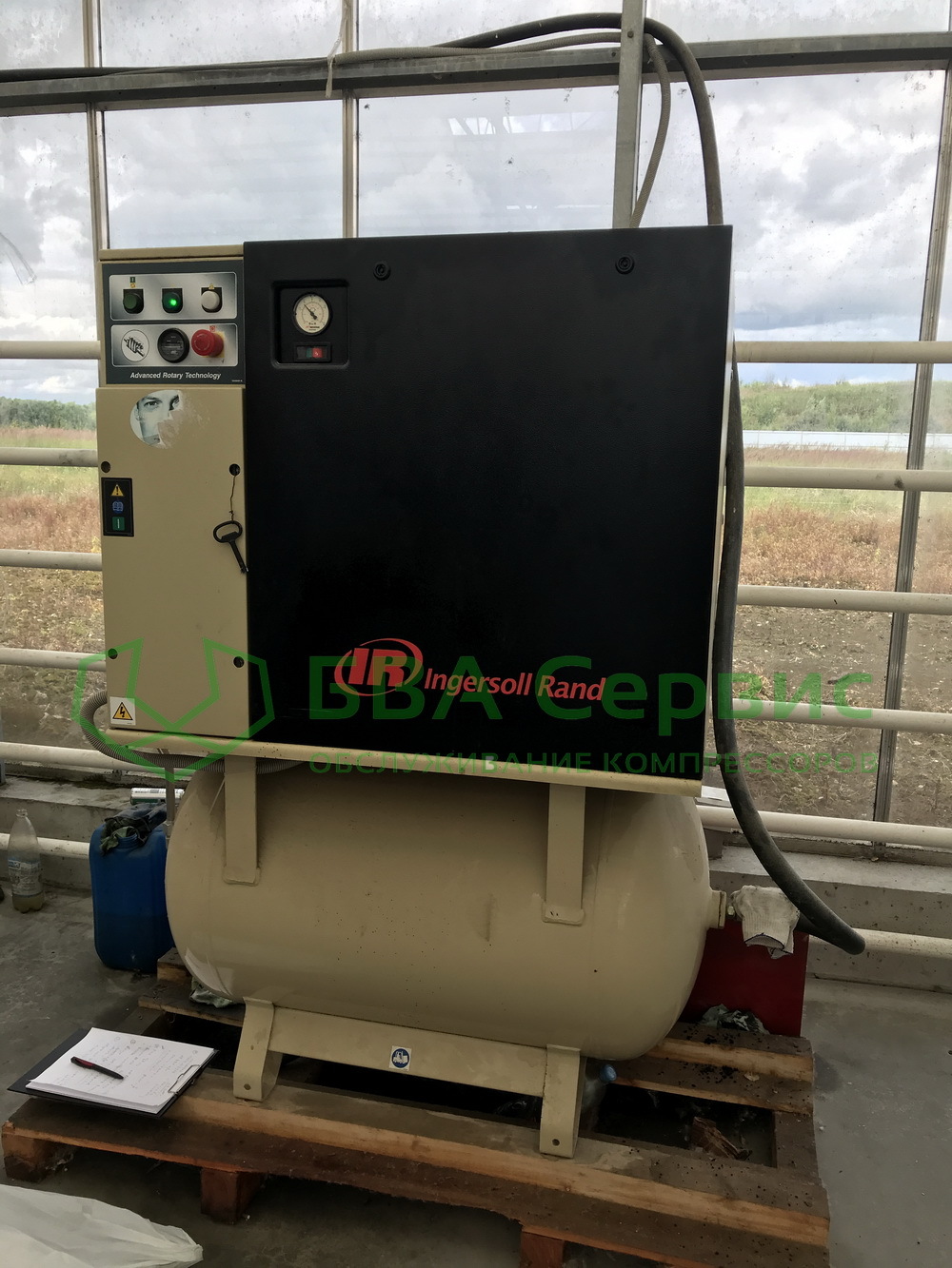 obsluzhivanie_vintovogo_kompressora_ingersoll_rand_up5-5-8_01