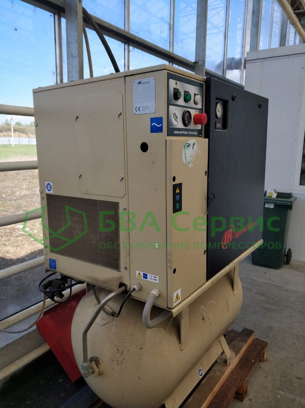 obsluzhivanie_vintovogo_kompressora_ingersoll_rand_up5-5-8_02_11